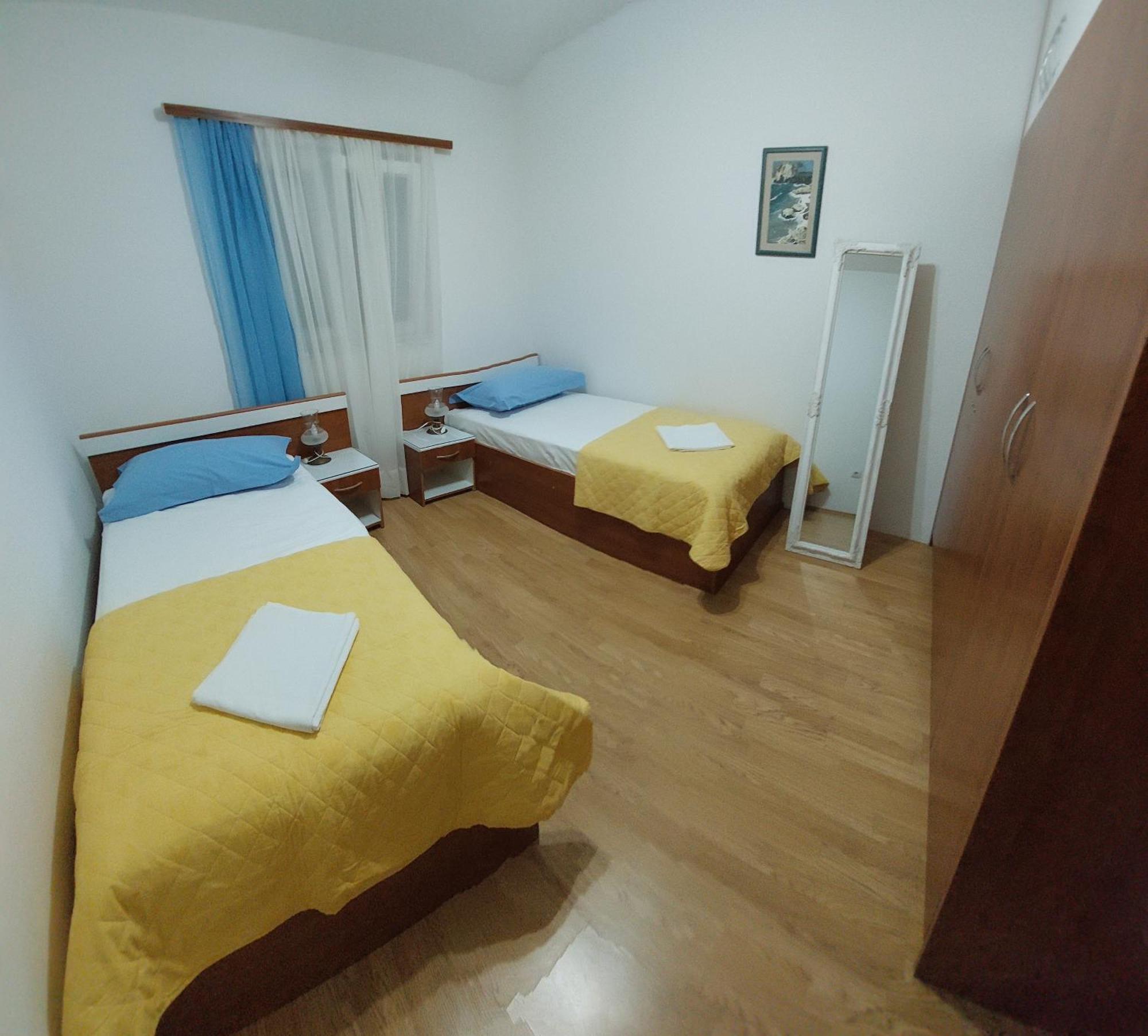 Apartman Igor พอดโกรา ภายนอก รูปภาพ